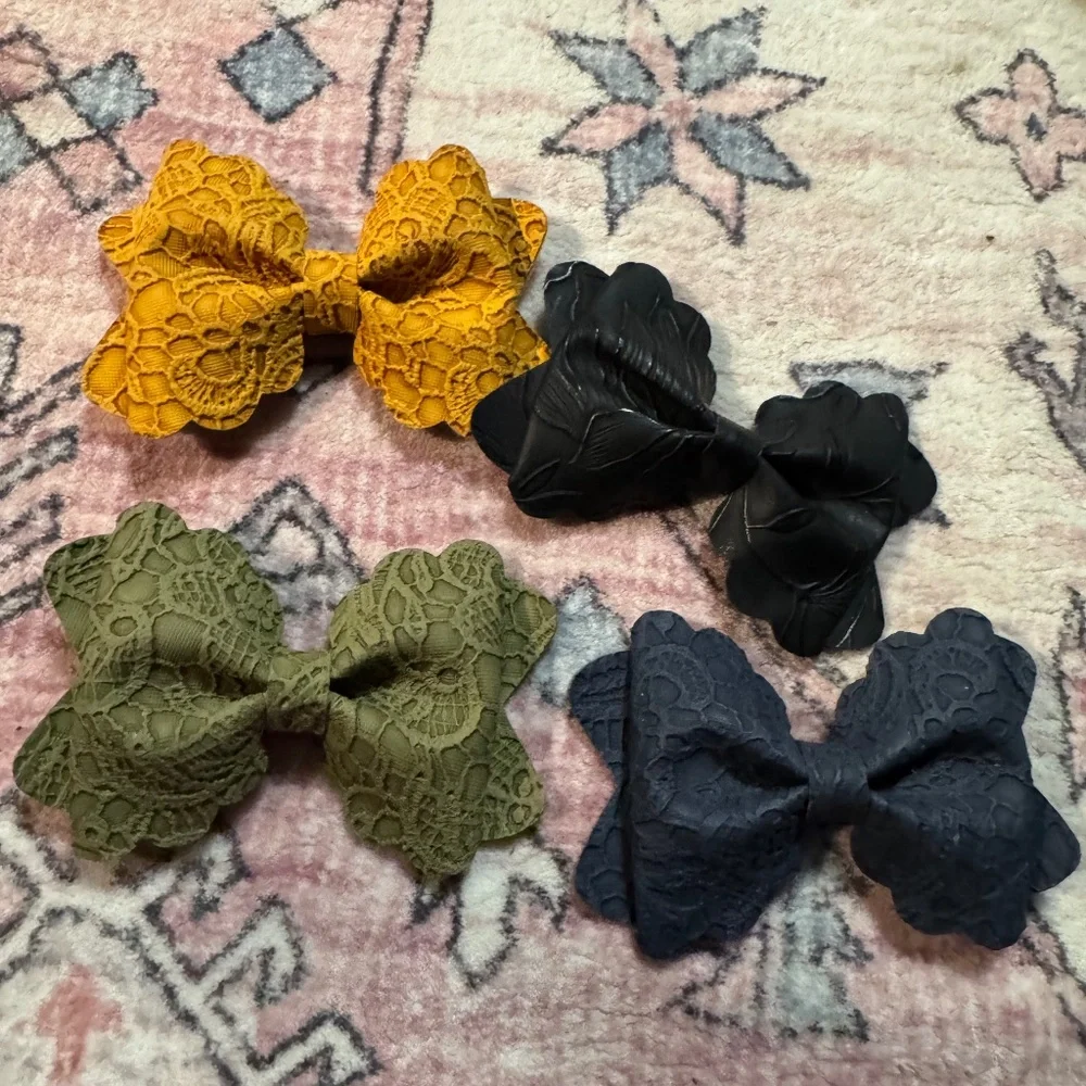 Bows - Picture 1 of 2